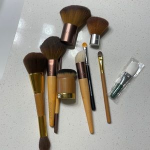 Makeup brushes